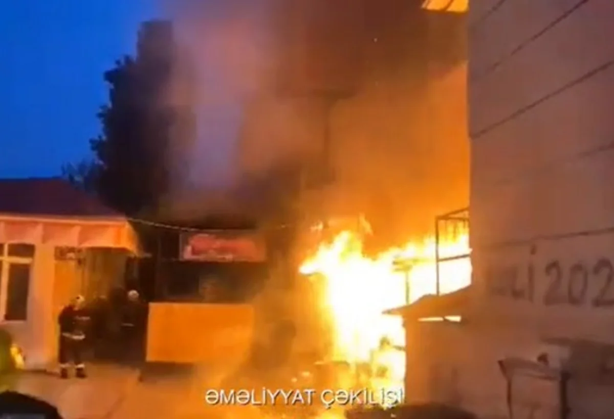 Göyçayda market yanıb kül oldu