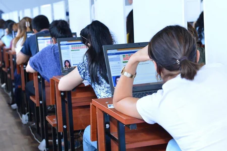 Ekspert sertifikatı almaq istəyənlər imtahan verir