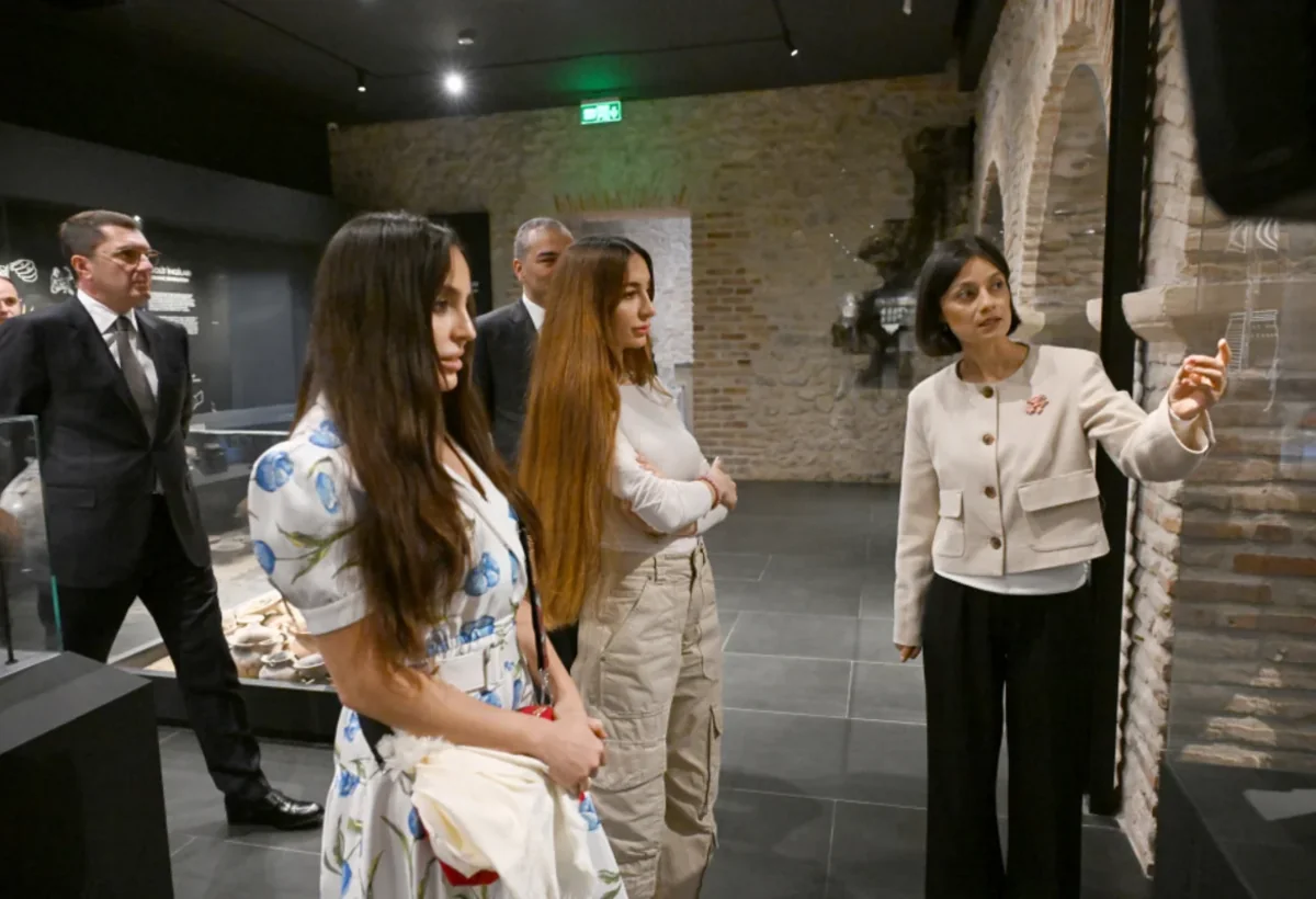 Leyla Əliyeva və Arzu Əliyeva Şəkidə tarixi-memarlıq abidələrinin AÇILIŞINDA