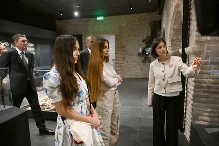 Leyla Əliyeva və Arzu Əliyeva Şəkidə tarixi-memarlıq abidələrinin AÇILIŞINDA