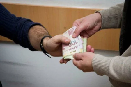 Bakıda 10 nəfərə qarşı 500 min manatlıq dələduzluq edən rieltor saxlanıldı - FOTO