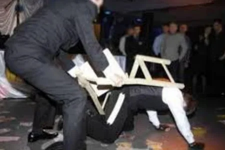 Göygöldə toyda dava düşüb, 2 qardaş bıçaqlanıb