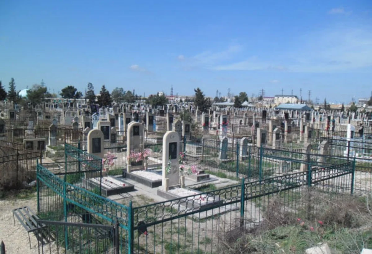 Tovuzda ərinin qəbrini ziyarət edən qadın dünyasını dəyişib