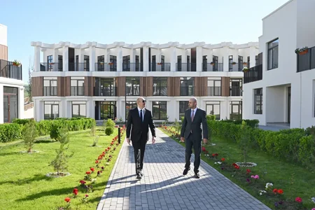 Prezident Zəngilan şəhərində inşa olunmuş ilk yaşayış kompleksinin AÇILIŞINDA - FOTO