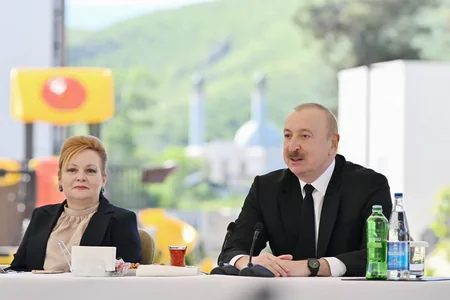 İlham Əliyev: İlyarım sonra Bakıdan Zəngilana dəmir yolu ilə gəlmək mümkün olacaq