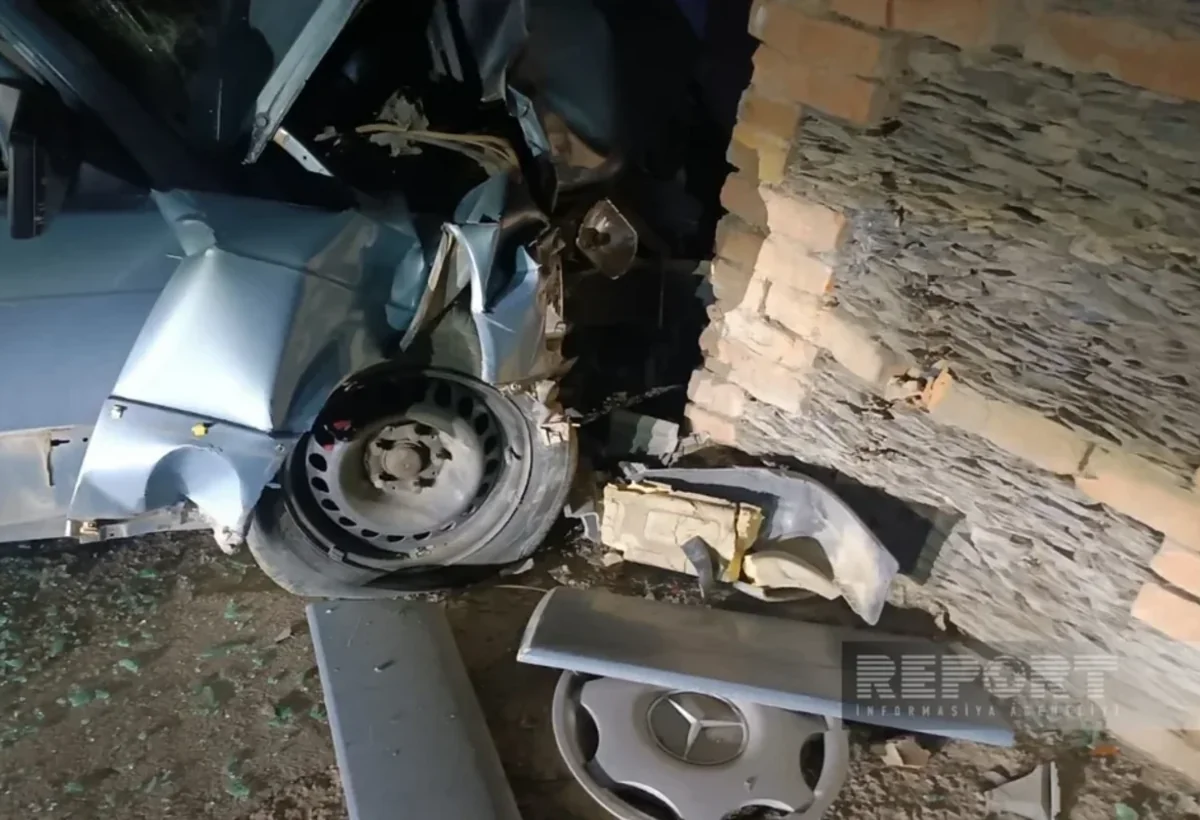 Göygöl rayonunda avtomobil divara çırpılıb, xəsarət alanlar var