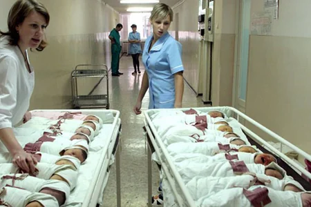 HƏYACAN TƏBİLİ: Azərbaycanda doğulan uşaqların sayı 2 dəfə azalıb