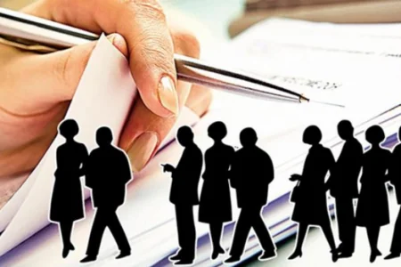 Dövlət sektorunu bir ayda mindən çox muzdlu işçi tərk edib
