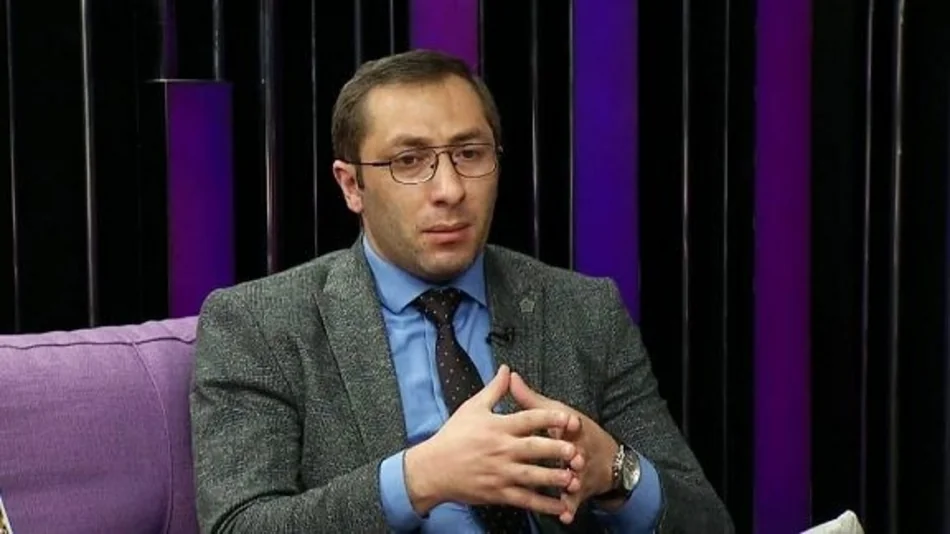 Təhsil eksperti Elçin Əfəndi