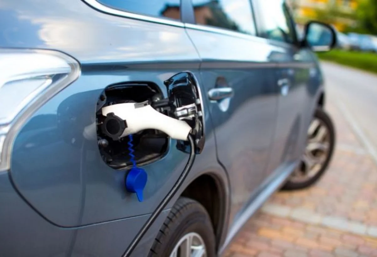 Azərbaycan elektromobil idxalını 34%-ə yaxın azaldıb