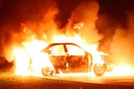 Bakıda “Hyundai” yanıb
