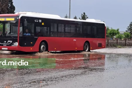 Gəncədə leysan yağış bir sıra fəsadlar törədib