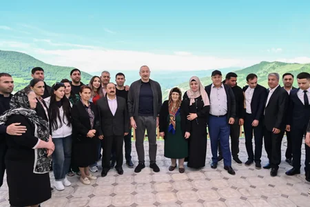 İlham Əliyev Şuşanın Böyük Qaladərəsi kəndində - FOTO