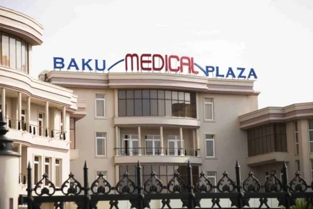 Baku Medical Plaza”da qüsurlu əməliyyat edən plastik cərrahın tibb təhsili olmadığı aşkarlanıb
