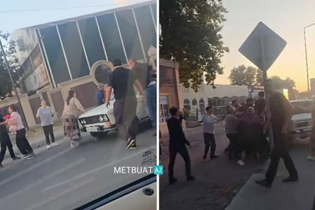 Yol vermək üstündə VAZ sürücüsü döyüldü - VİDEO