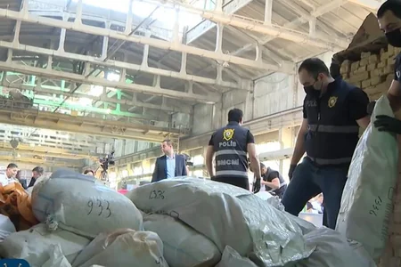 Sabunçuda 4 ton yarım narkotik toplandı - VİDEO