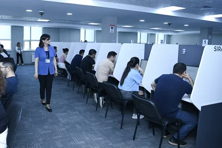 Diplomatik xidmətə qəbul olmaq istəyənlər imtahan verdi