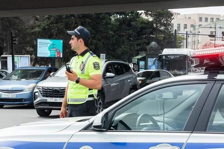 Yolu keçərkən təhlükə yaradan piyada saxlanıldı - VİDEO