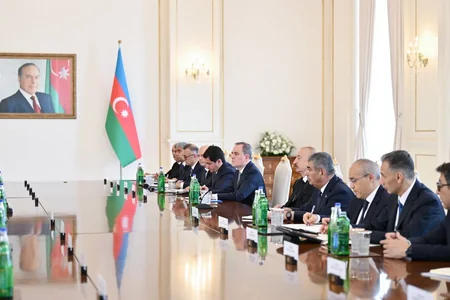 Azərbaycanla Türkmənistan arasında əlaqələrin inkişafı müzakirə olundu