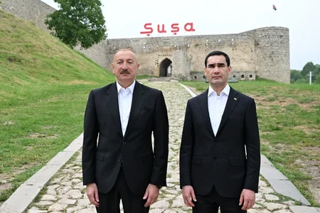 İlham Əliyev və Sərdar Berdiməhəmmədov Şuşada