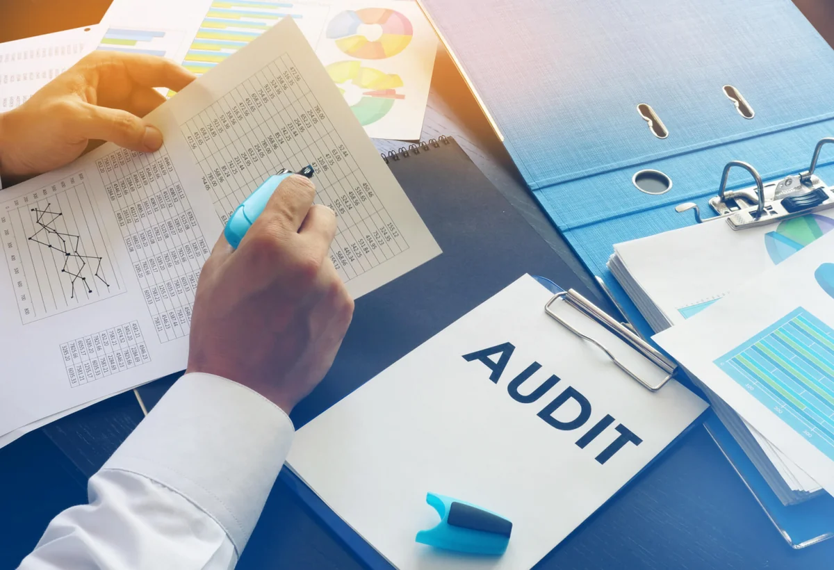 23 illik tarixi olan audit şirkəti bazardan gedir
