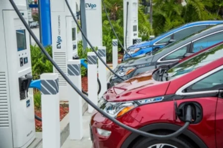 Azərbaycan elektromobil idxalını 39% azaldıb