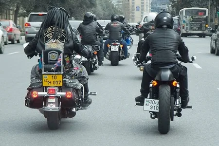 Moto sürücülərinə qarşı reyd: Yüzlərlə saxlanılan var - VİDEO