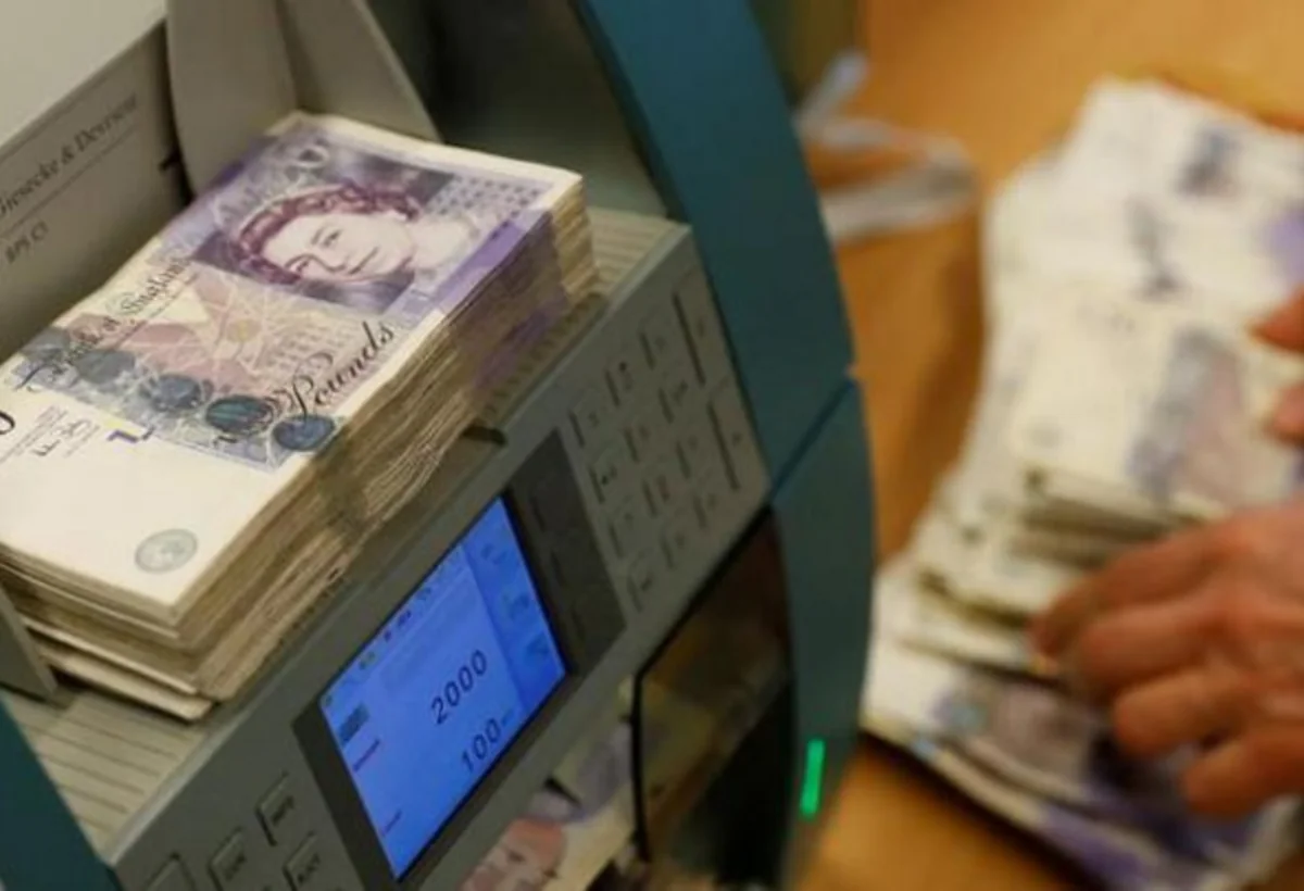 Böyük Britaniyadan Azərbaycana pul köçürmələri 20%-dən çox artıb