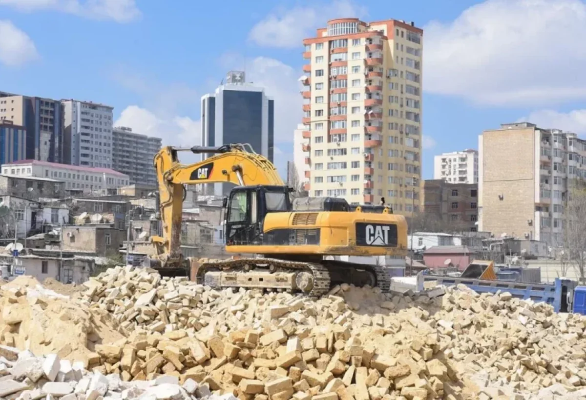 Sökülən evin yerində tikilən binada sakinlərə necə mənzil verilməlidir? - Ali Məhkəmə aydınlıq gətirir
