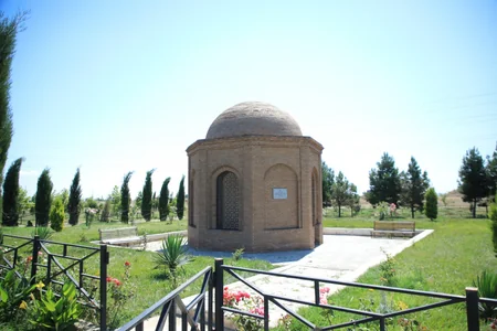 Gəncənin qədim türbəsi abadlaşdırılır - FOTO