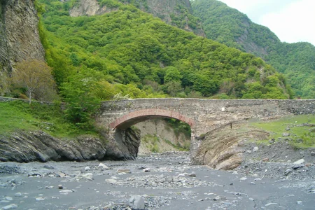 ADSEA Qaxın kəndində beton bəndlər quraşdıracaq
