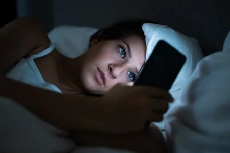 Telefonlar gözlərə nə qədər zərər yetirir?