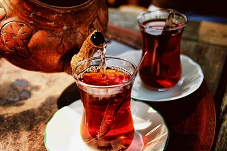 Çay dəmləməyin düzgün üsulu – hansı qaydalara əməl etmək lazımdır?