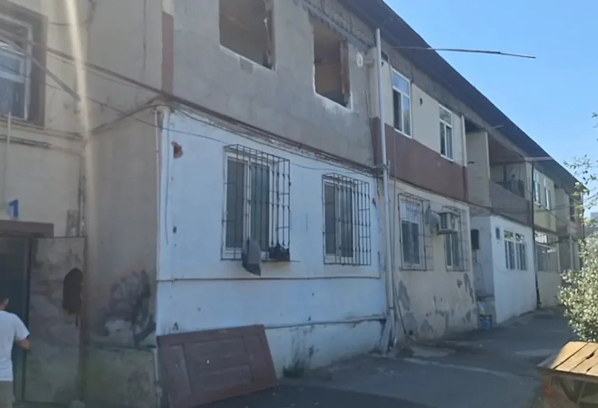 MTK yaşayış olan binanı sökür - VİDEO