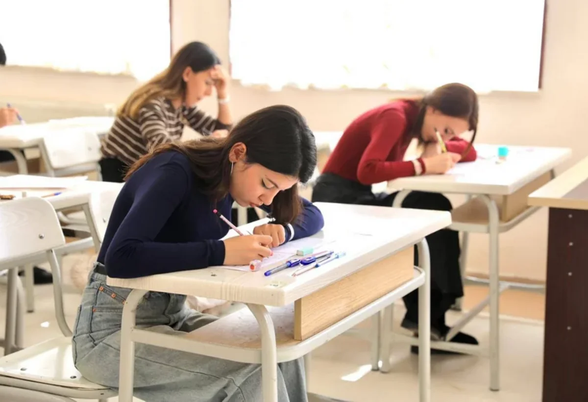 Ali təhsil müəssisələrinə qəbul imtahanı keçirildi
