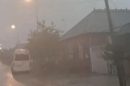 Qazaxda fırtına bəzi fəsadlar törədib