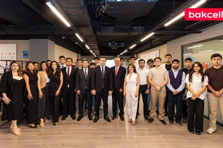 Bakcell və Gənclər Fondu İnnovasiya və Süni İntellekt üzrə təqaüd proqramının qalibləri ilə görüş keçirdi