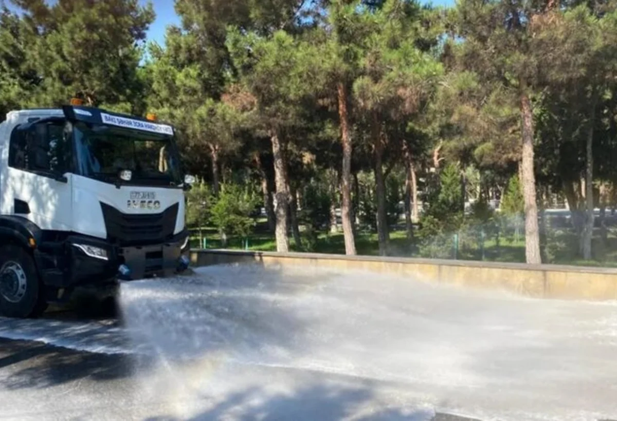 Bakının küçələri yuyuldu