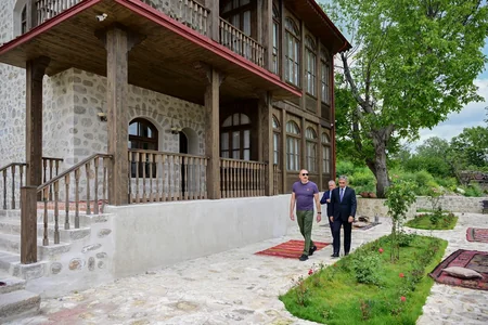 Prezident Şuşada Yasəmən hotelinin yeni korpusları ilə tanış olub