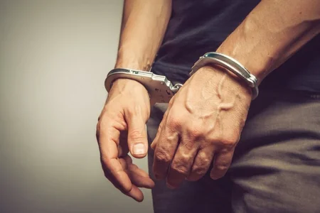 Mağazadan oğurluq edib qaçan şəxs tutuldu