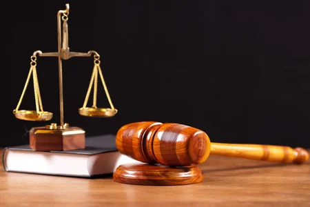 Qumar borcunu bağlamaq üçün külli miqdarda pul alıb işə düzəldəcəyini vəd etdi - MƏHKƏMƏ