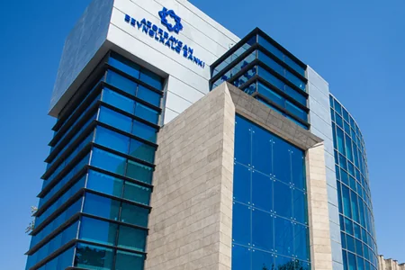 ABB-nin rəhbər şəxsi Bankdakı 54 min manatlıq səhmini satdı