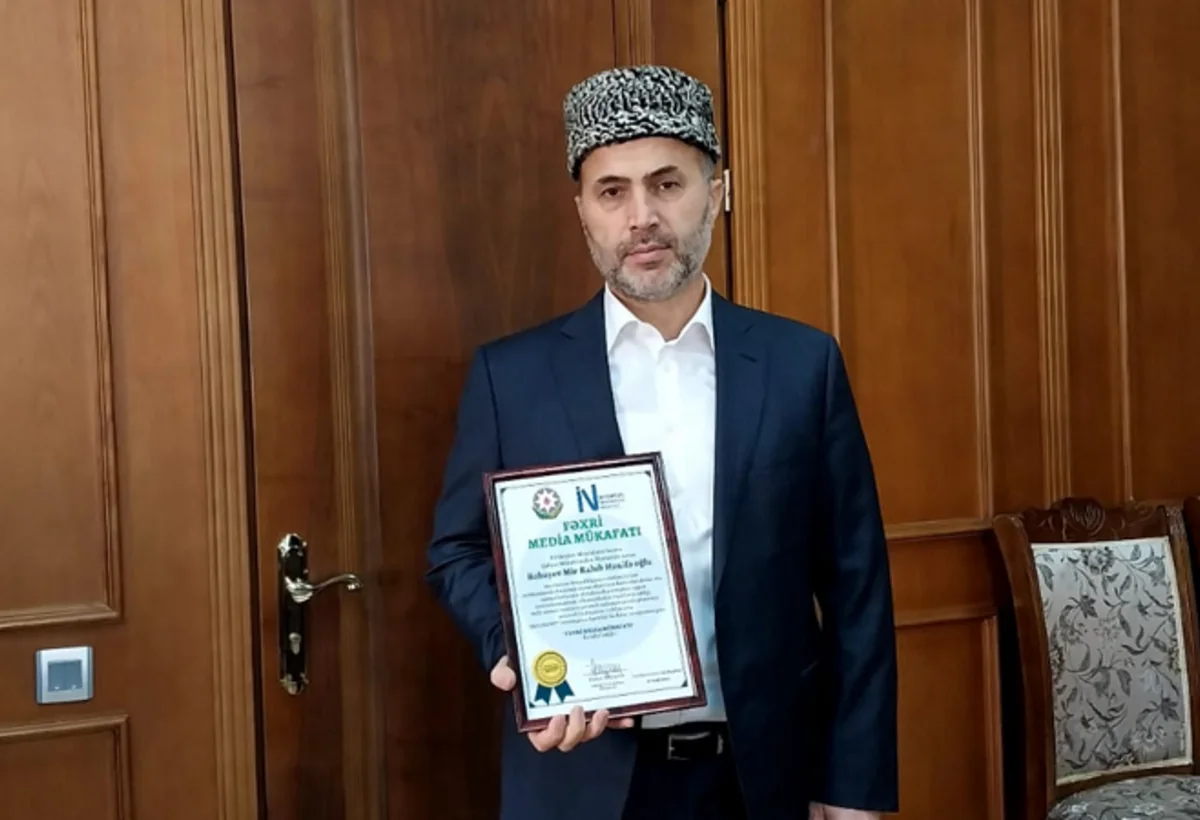 Oxuduğu institutun lisenziyasız olması tanınmış imamı diplomsuz qoydu