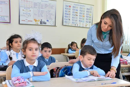 Məktəblərdə ali təhsili olmadan dərs deyən müəllimlər - STATİSTİKA
