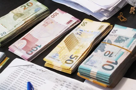 Ödənişli xidmətlərdən büdcəyə daxilolmalar 12%-dən çox artıb