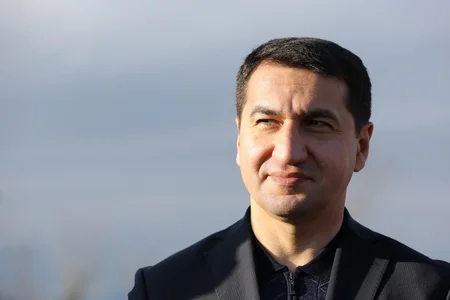 Hikmət Hacıyev: Ana dilimizi qorumaq hər birimizin məsuliyyətidir