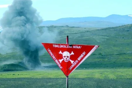 Xocavənddə mina təmizləyən şəxs minaya düşərək xəsarət alıb