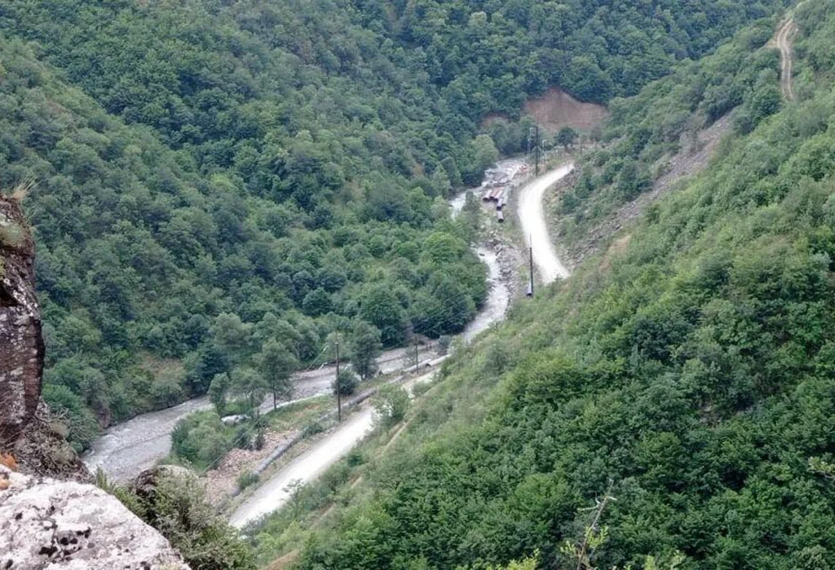 Kəlbəcərdə dərədə qalan yaşlı kişi xilas olundu