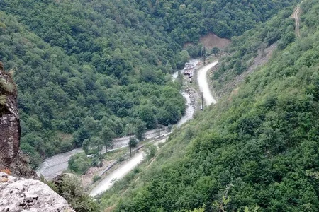 Kəlbəcərdə dərədə qalan yaşlı kişi xilas olundu