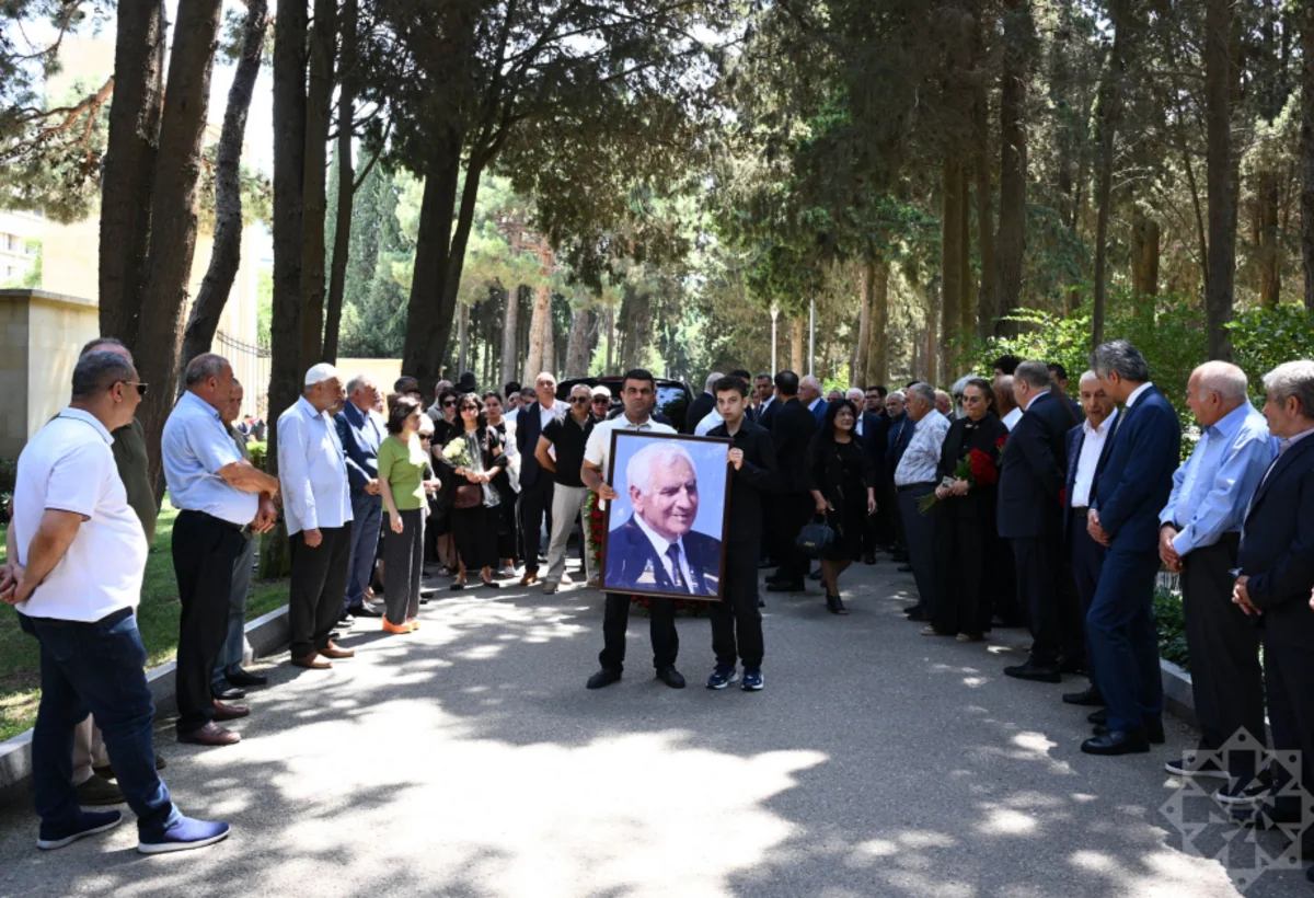 Xalq şairi Nəriman Həsənzadə Fəxri xiyabanda dəfn edilib - FOTO